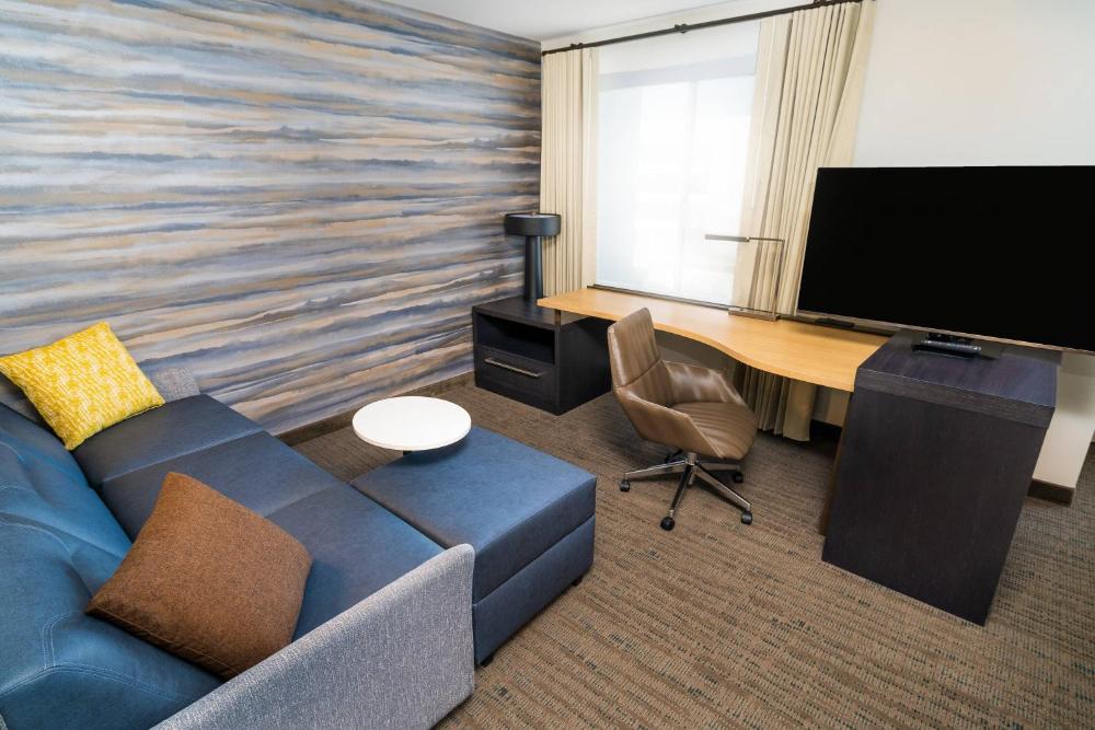 King Studio Suite with Sofa Bed interior